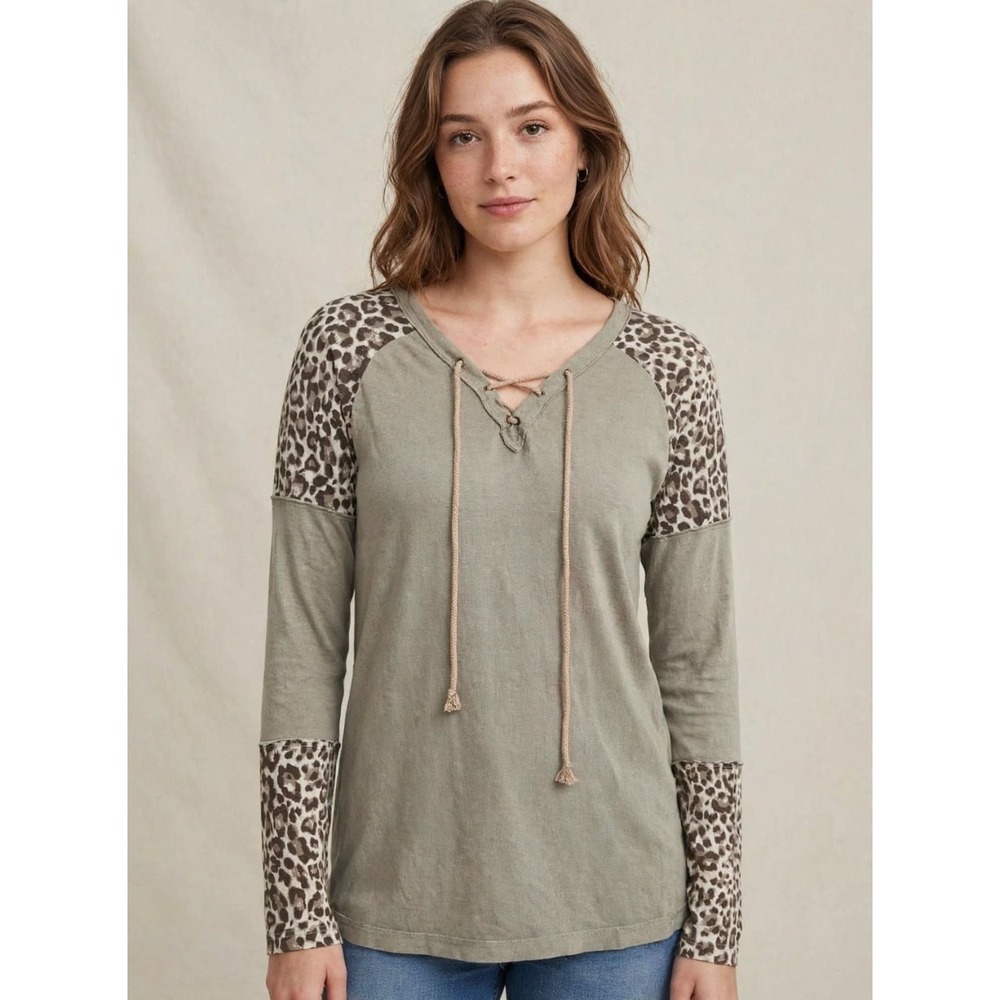 Easel Top Women Tan Brown Long Sleeves Leopard Accent Sleeves Size LG